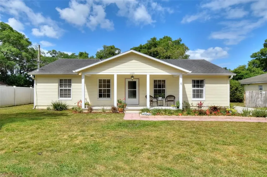 1109 N Shannon Avenue Plant City FL 33563