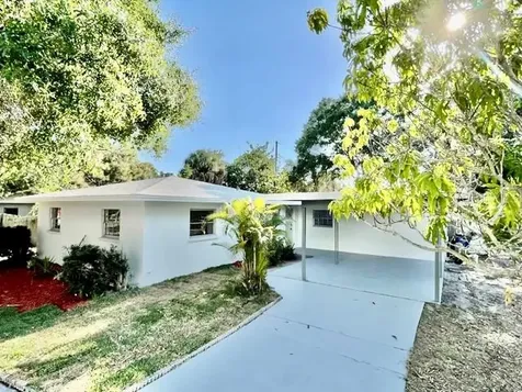 2743 Fountain Place Sarasota FL 34235
