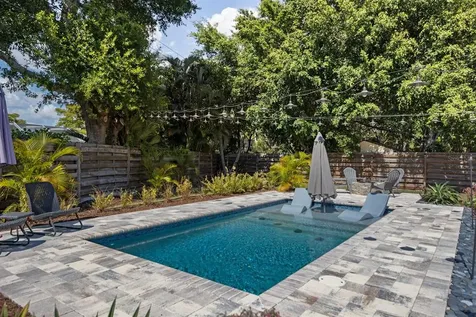 2329 Siesta Drive Sarasota FL 34239