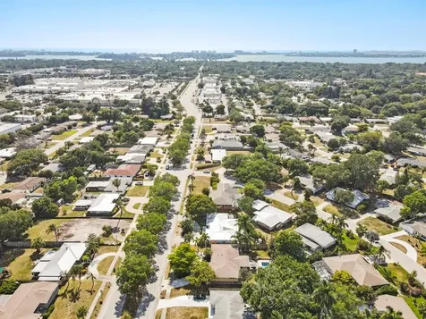 2329 Siesta Drive Sarasota FL 34239