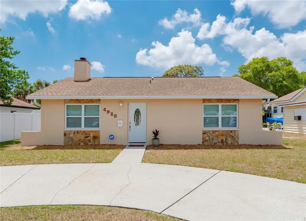 4928 30th Avenue N St Petersburg FL 33710