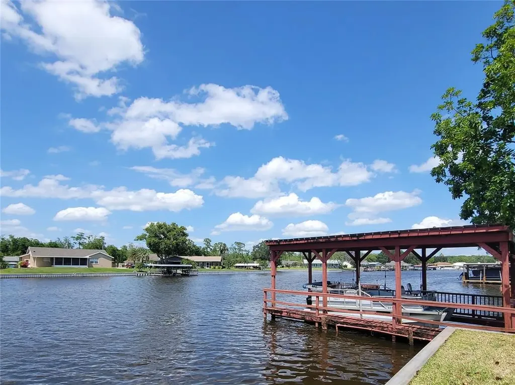 13239 Country Club Drive Tavares FL 32778