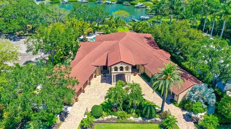 1423 S Lake Shore Drive Sarasota FL 34231