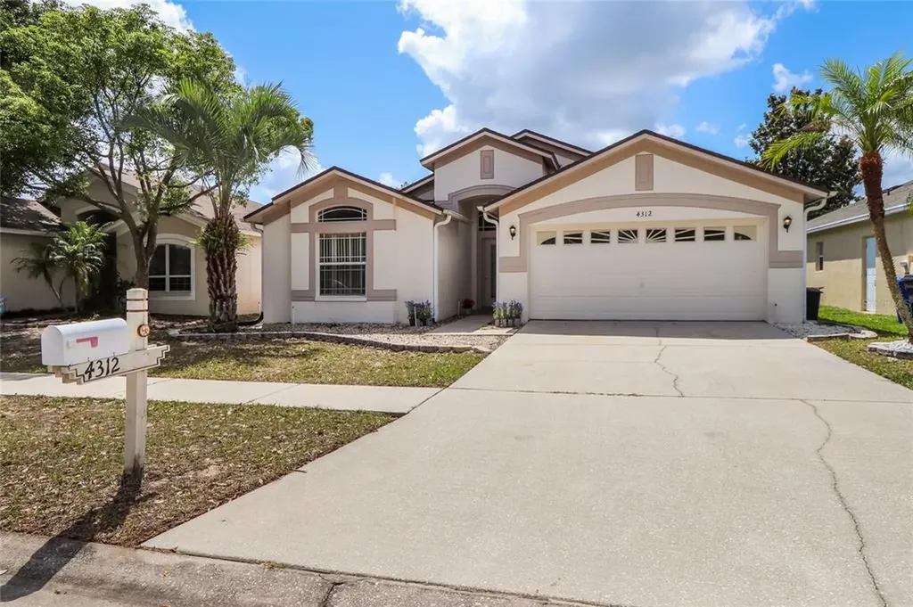 4312 Horseshoe Pick Lane Valrico FL 33594
