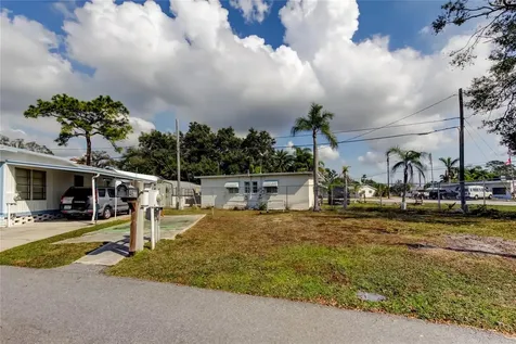 4677 66th Lane N St Petersburg FL 33709