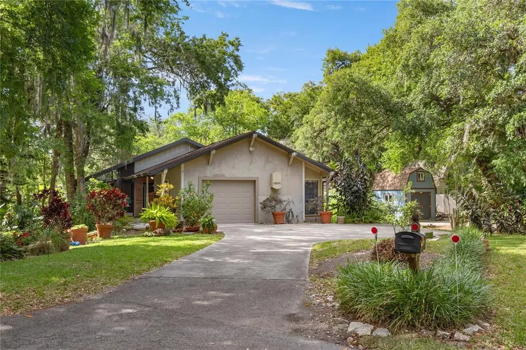 1801 E Howell Street Tampa FL 33610