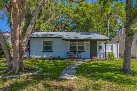 605 43rd Avenue N St Petersburg FL 33703