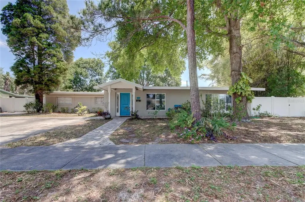 766 86th Avenue N St Petersburg FL 33702