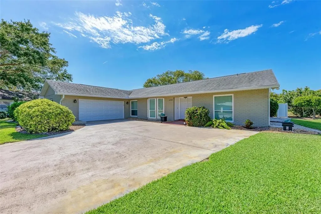 6910 15th Avenue Drive W Bradenton FL 34209