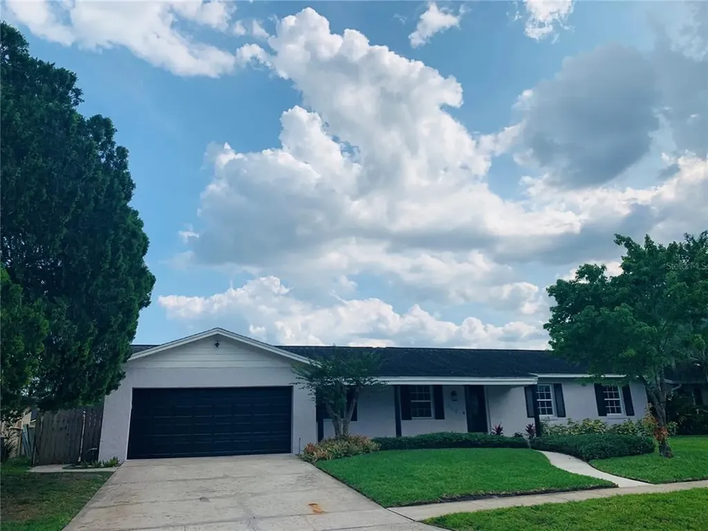 320 Hermitage Drive Altamonte Springs FL 32701