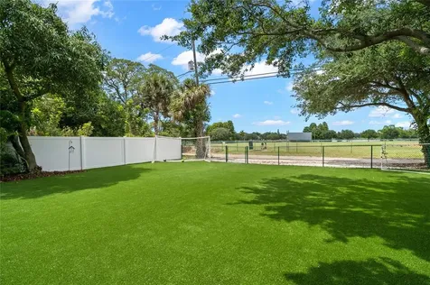 535 12th Avenue N St Petersburg FL 33701