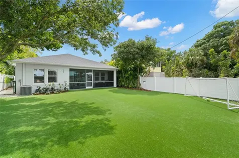 535 12th Avenue N St Petersburg FL 33701