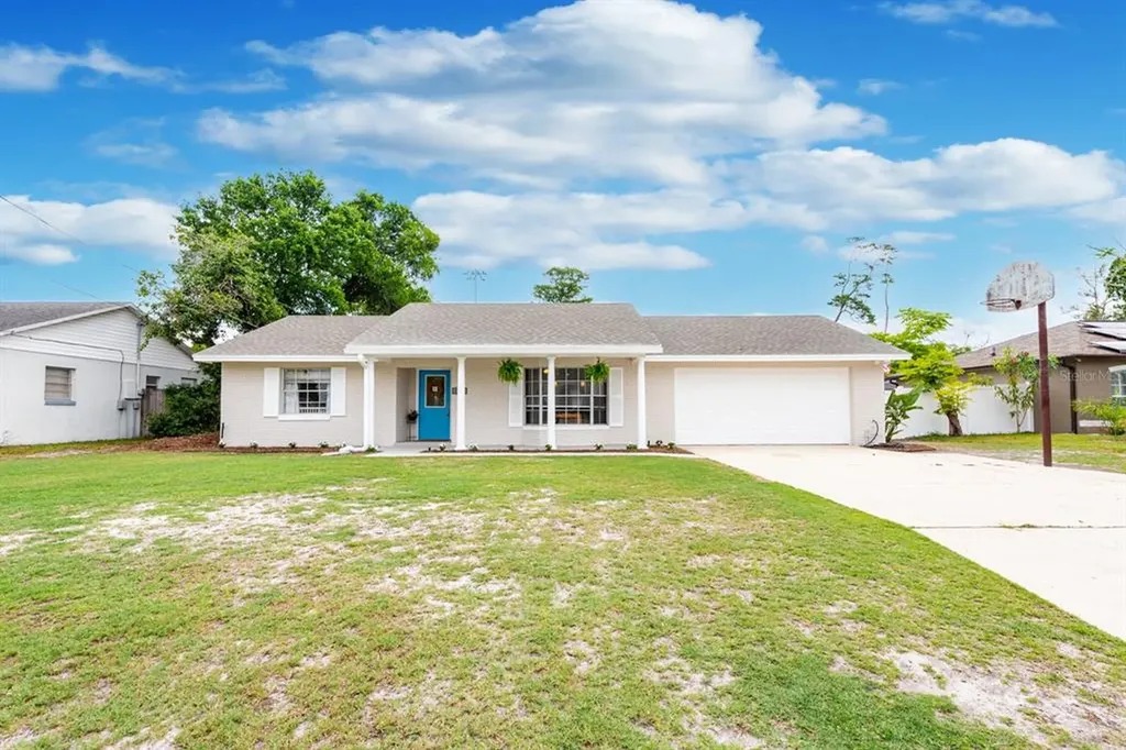 1041 Hemingway Drive Deltona FL 32725