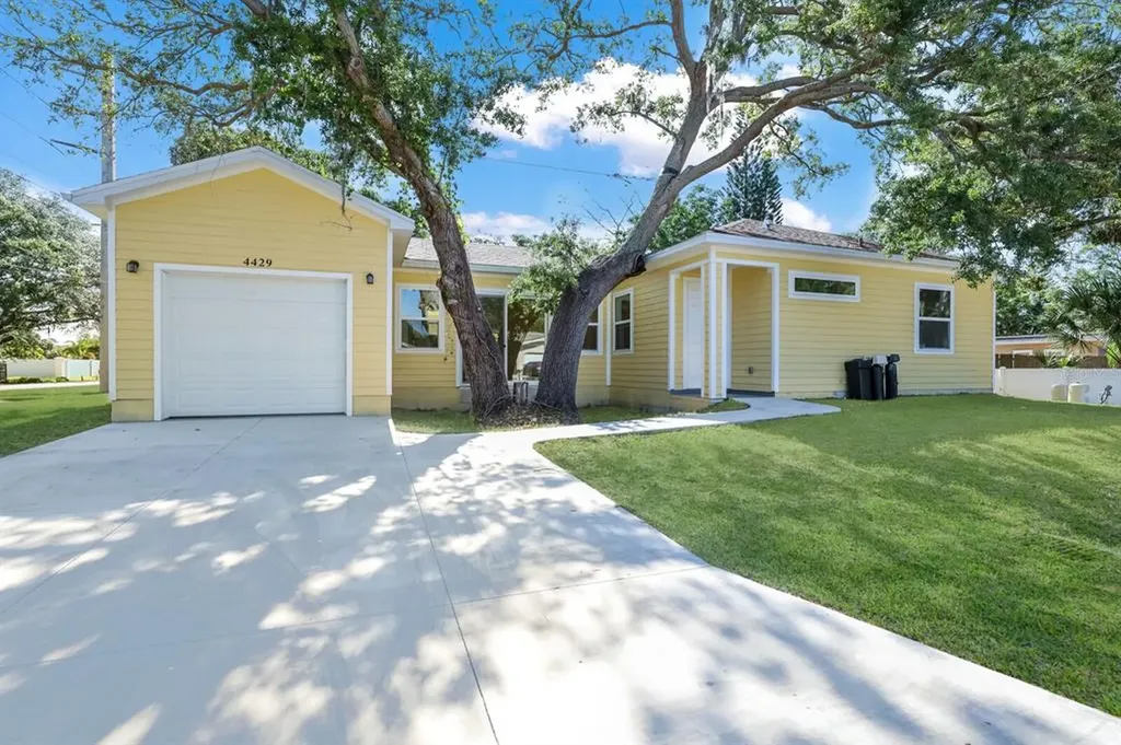 4429 Flatbush Avenue Sarasota FL 34233
