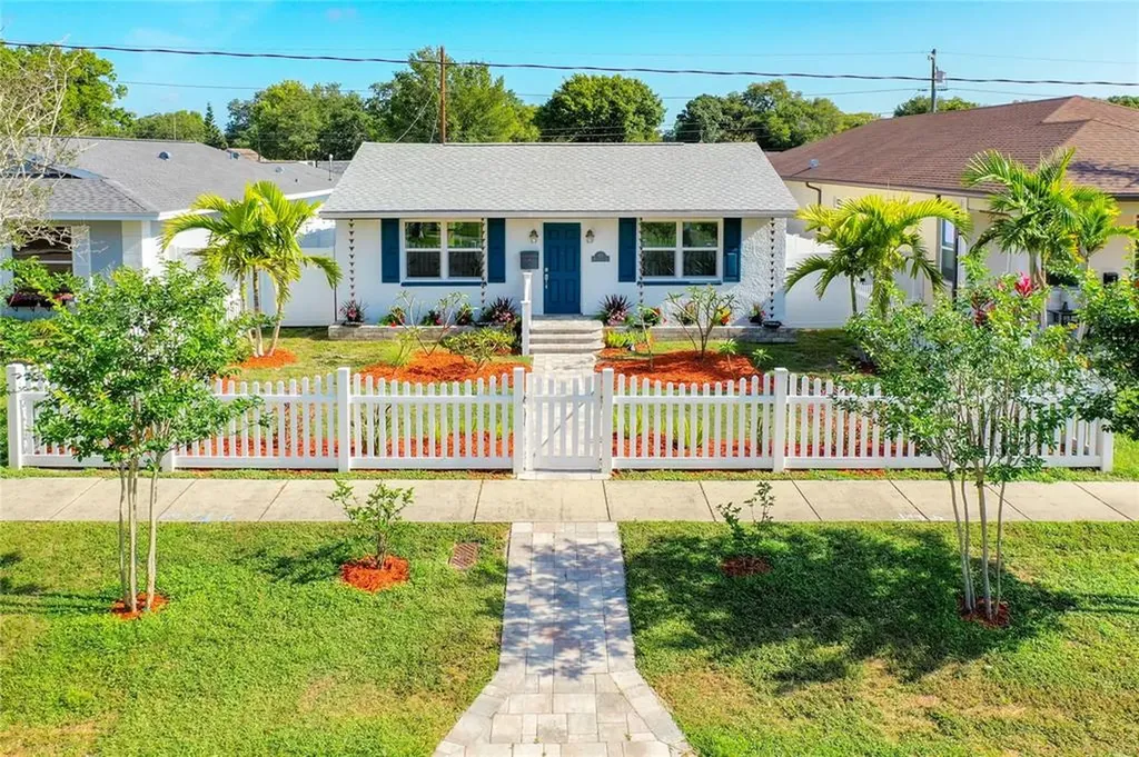 821 42nd Avenue N St Petersburg FL 33703