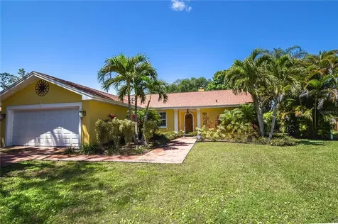 6026 Oakhurst Drive Seminole FL 33772
