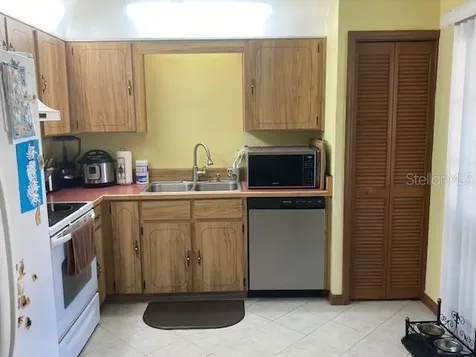 313 N Blue Lake Avenue Deland FL 32724