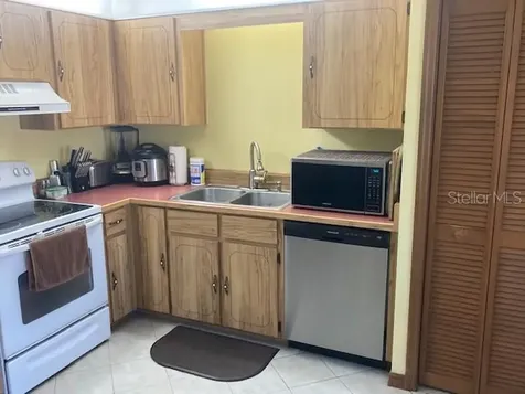 313 N Blue Lake Avenue Deland FL 32724