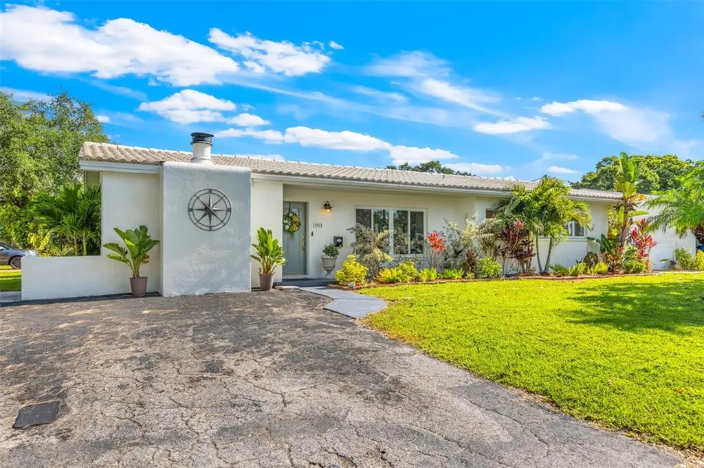 1001 38th Avenue NE St Petersburg FL 33704