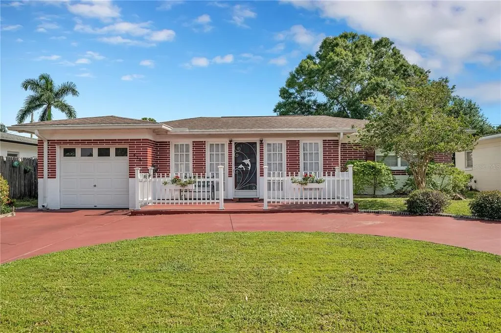 610 41st Avenue N St Petersburg FL 33703