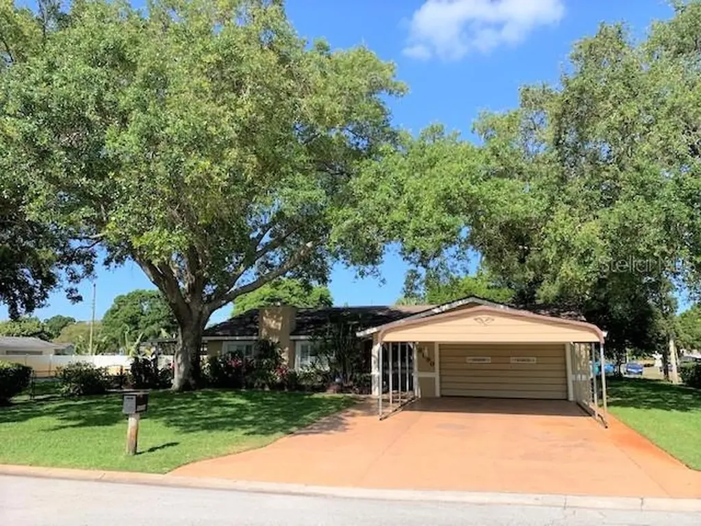 8590 119th Street Seminole FL 33772
