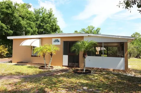 113 Charles Street Frostproof FL 33843