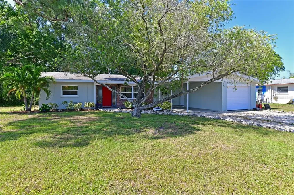 5713 7th Avenue Drive W Bradenton FL 34209