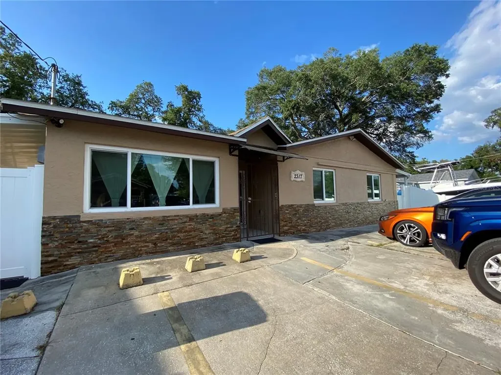 2317 W Clifton Street Tampa FL 33603