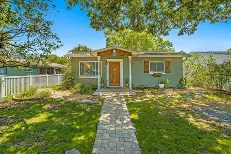 712 44th Avenue N St Petersburg FL 33703