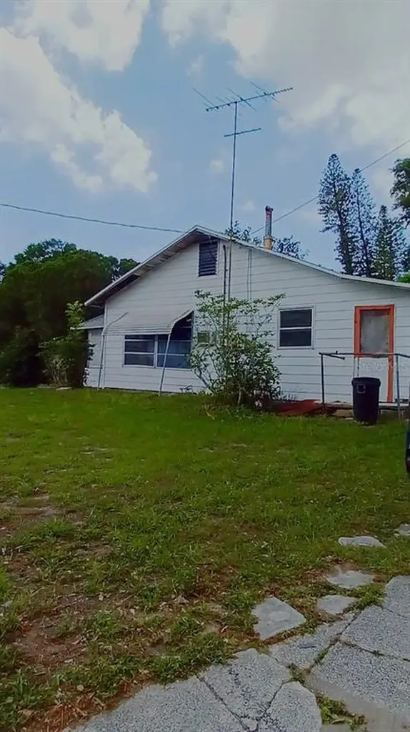 1502 17th Avenue W Bradenton FL 34205