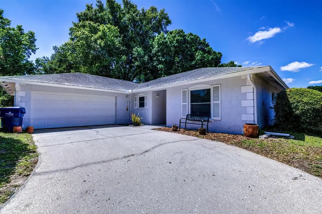1353 Edgewater Court Lutz FL 33559
