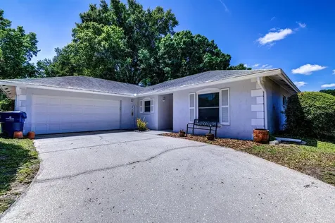 1353 Edgewater Court Lutz FL 33559