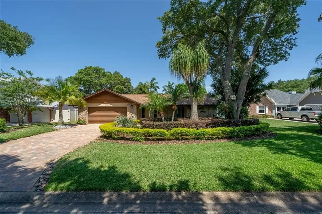 10033 Keith Avenue Seminole FL 33776