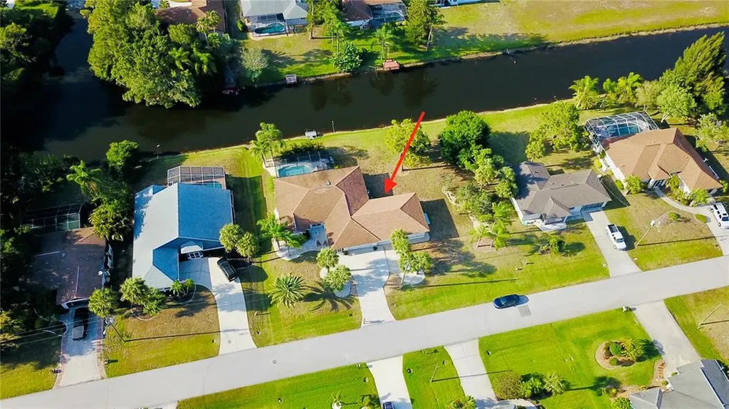 30 Mark Twain Lane Rotonda West FL 33947