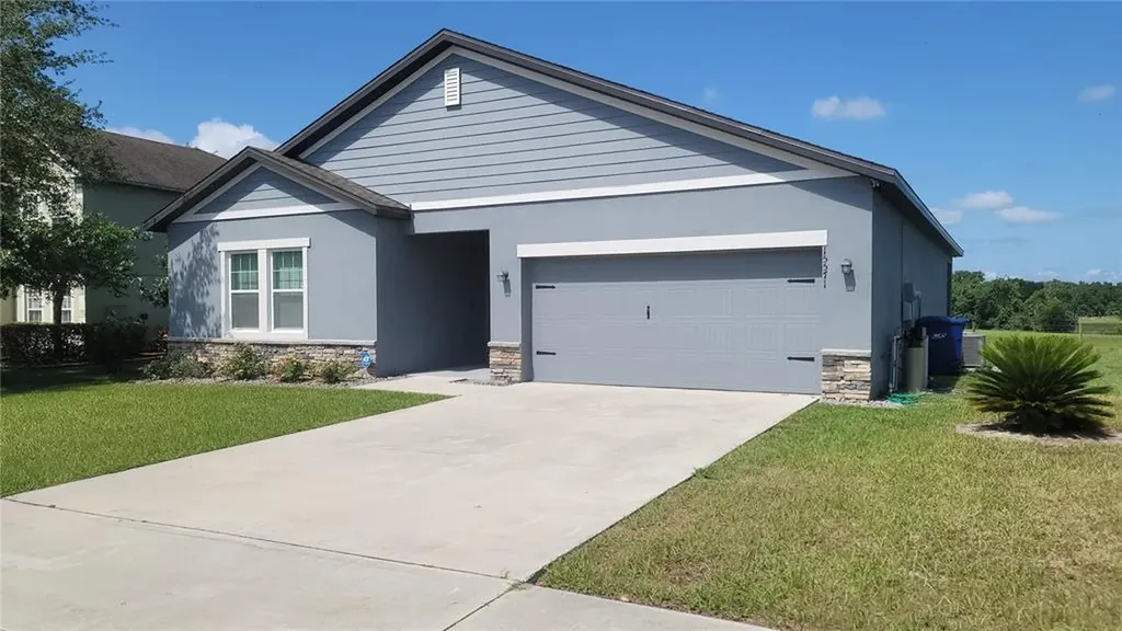 15571 Merlin Avenue Mascotte FL 34753
