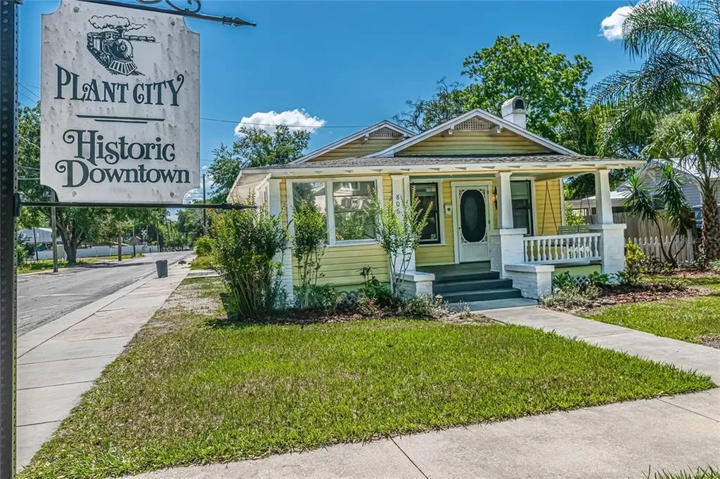 806 N Collins Street Plant City FL 33563