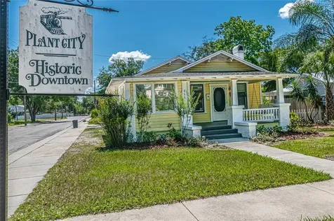 806 N Collins Street Plant City FL 33563
