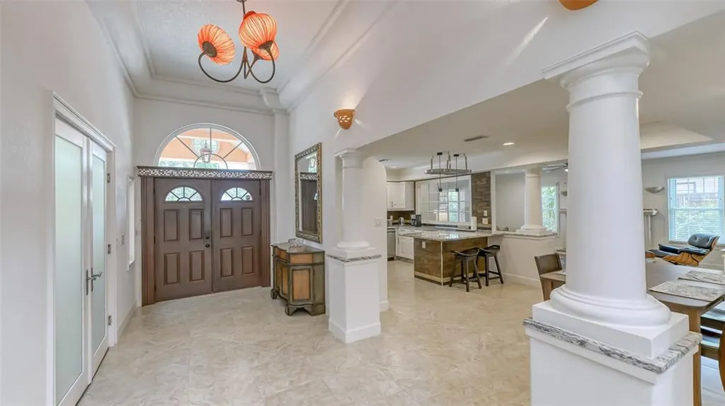 2520 Tami Sola Street Sarasota FL 34237