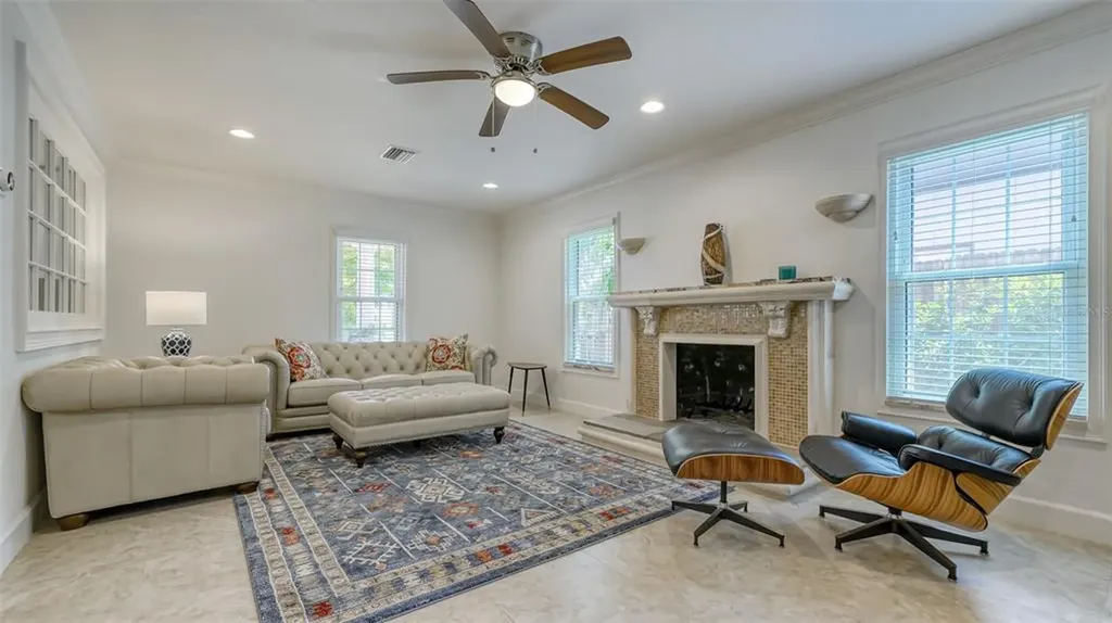 2520 Tami Sola Street Sarasota FL 34237