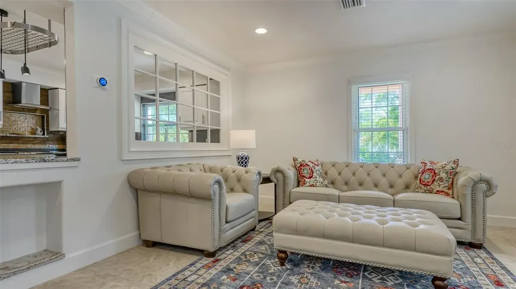 2520 Tami Sola Street Sarasota FL 34237