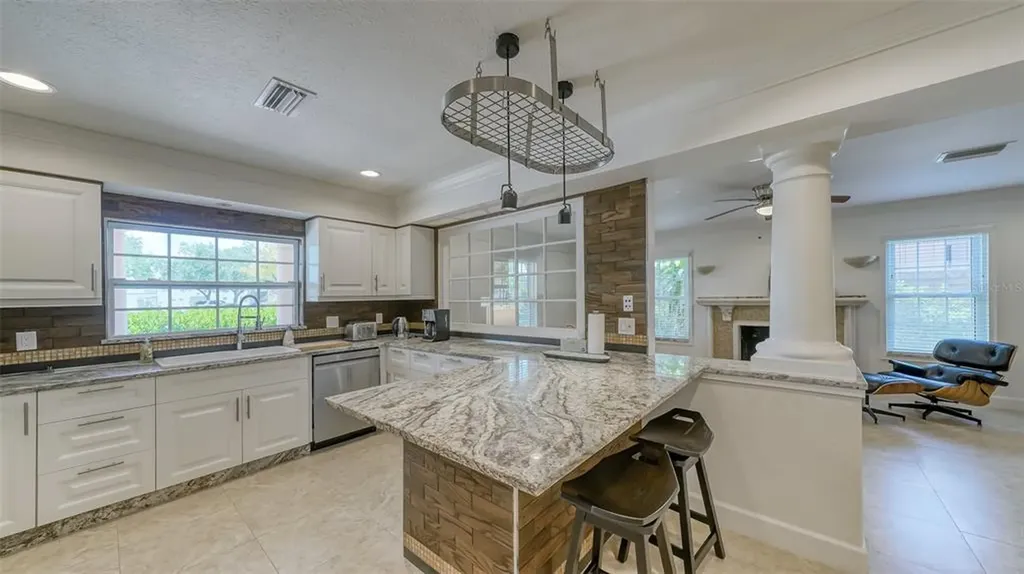 2520 Tami Sola Street Sarasota FL 34237