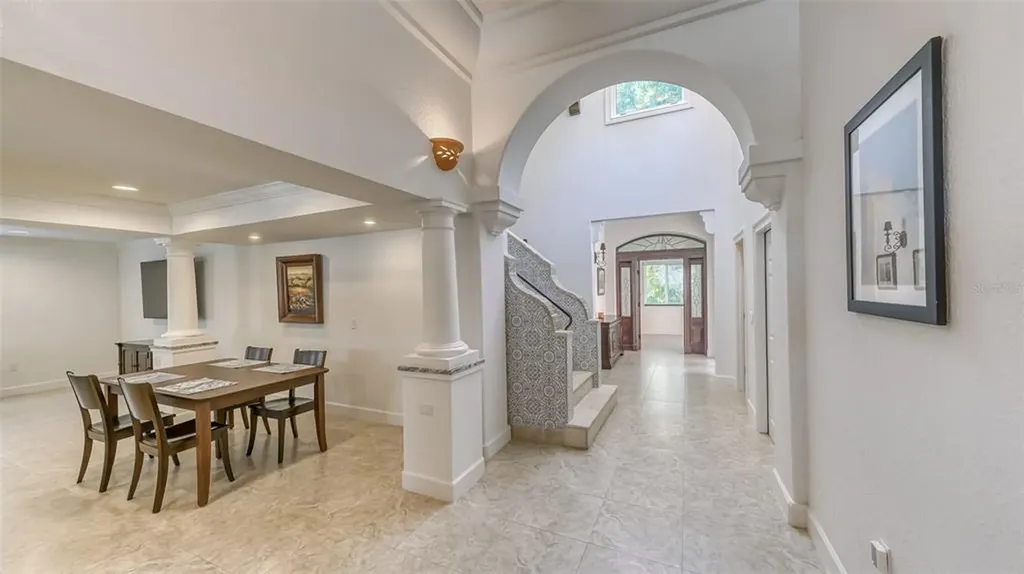 2520 Tami Sola Street Sarasota FL 34237