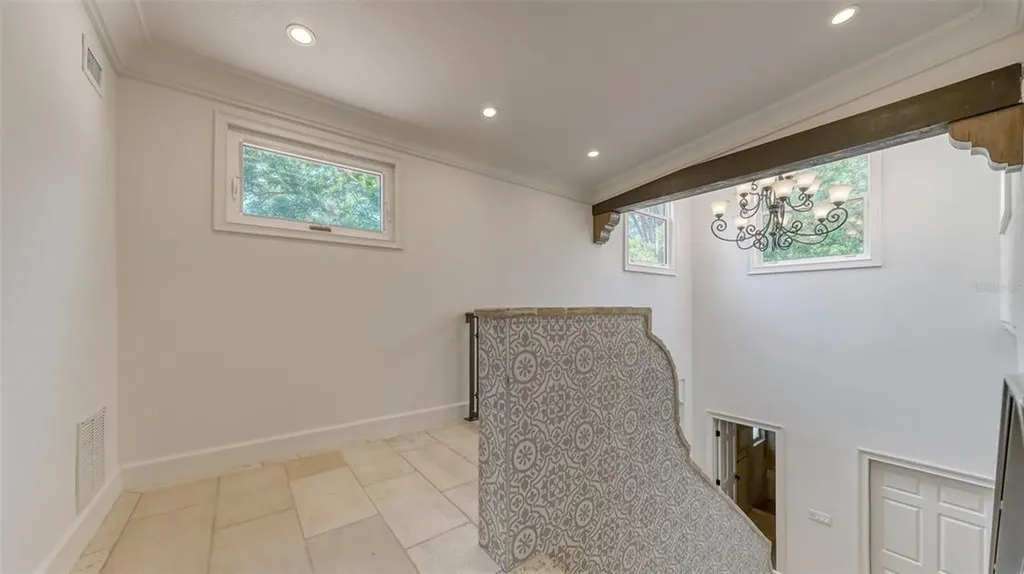 2520 Tami Sola Street Sarasota FL 34237