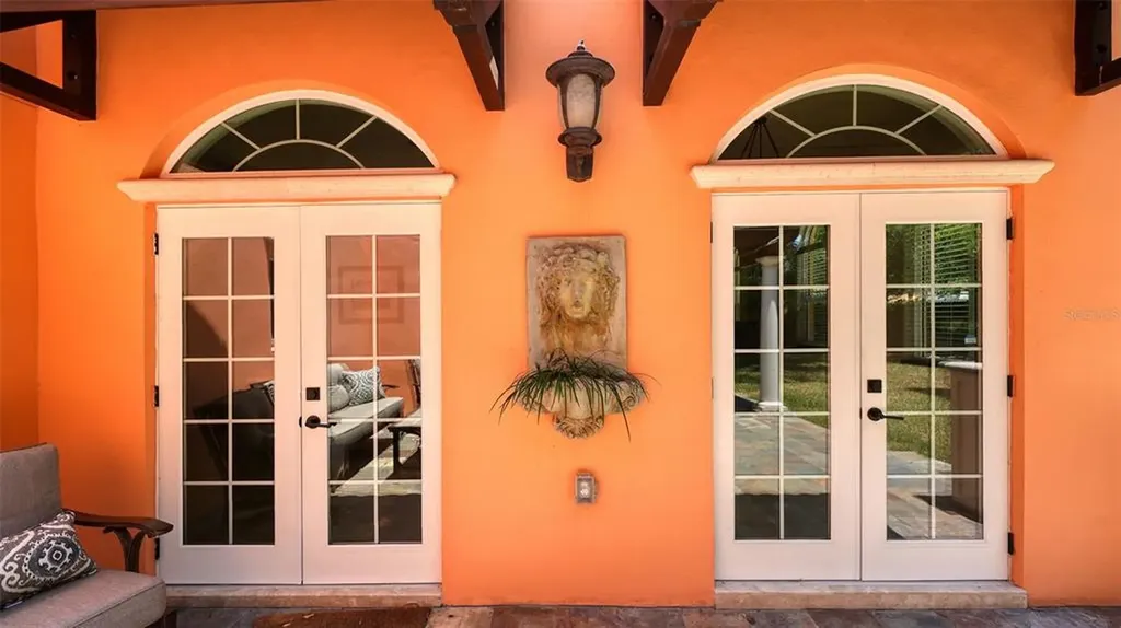 2520 Tami Sola Street Sarasota FL 34237