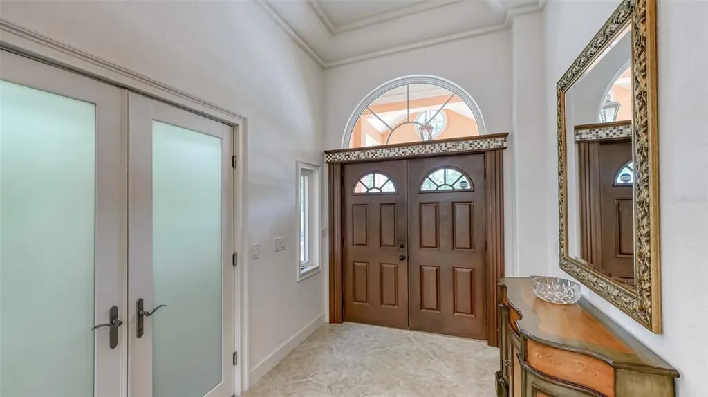 2520 Tami Sola Street Sarasota FL 34237