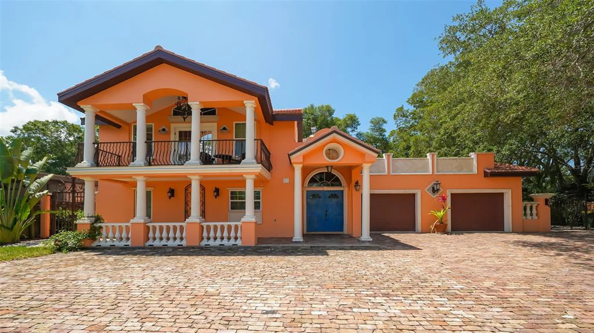 2520 Tami Sola Street Sarasota FL 34237