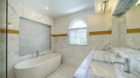 2520 Tami Sola Street Sarasota FL 34237