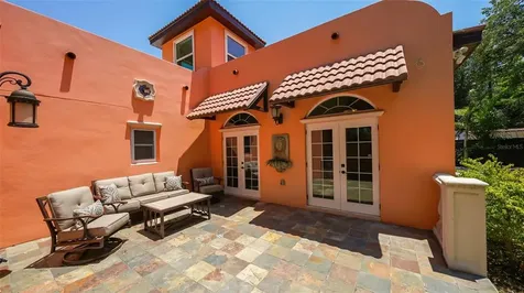 2520 Tami Sola Street Sarasota FL 34237