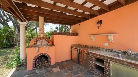 2520 Tami Sola Street Sarasota FL 34237
