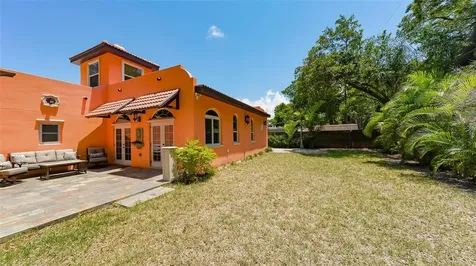 2520 Tami Sola Street Sarasota FL 34237